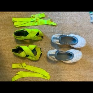 Nike women’s size 8 studio pack yoga dance shoes sneakers